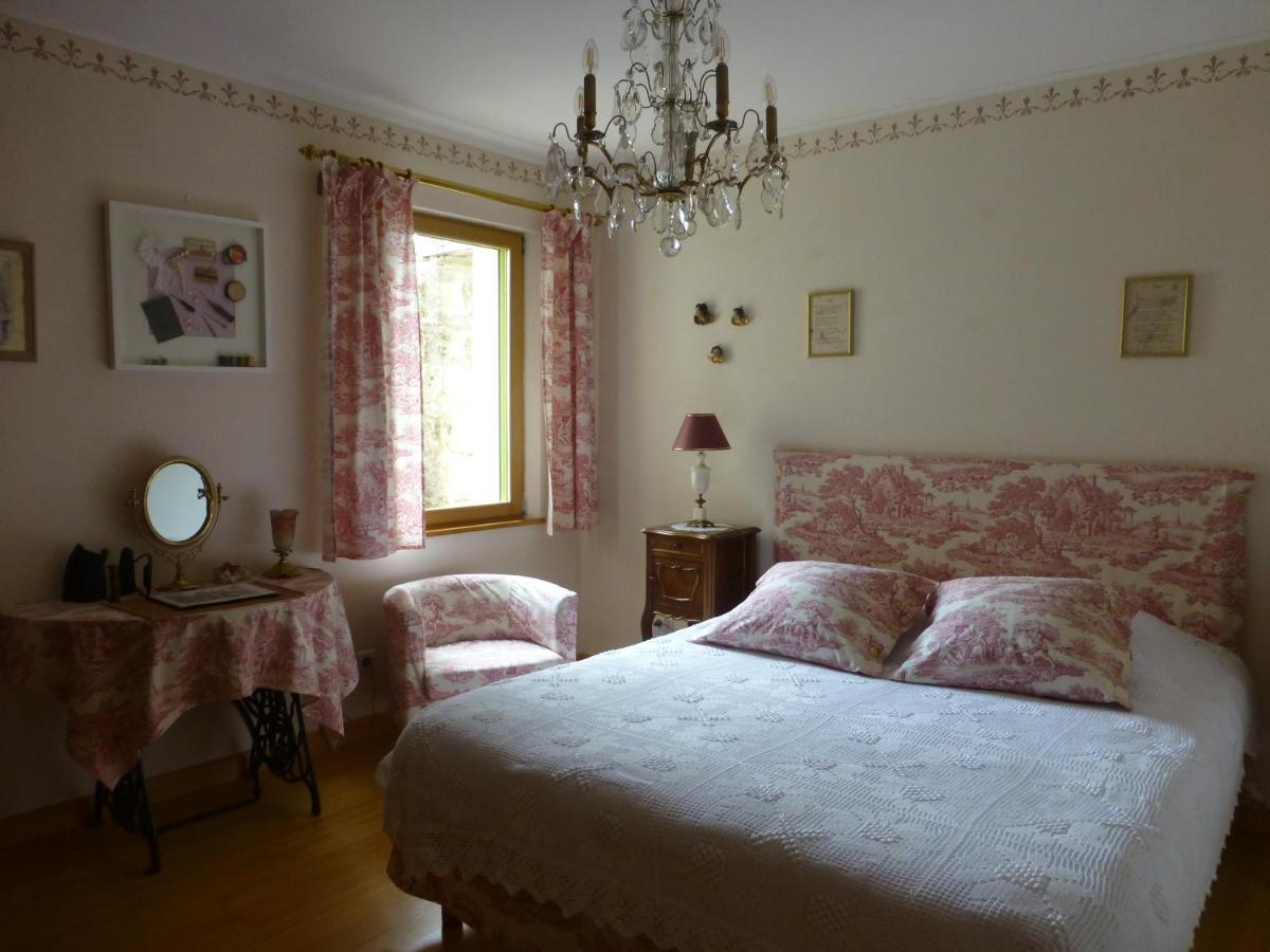 Les Chambres De La Ville Haute Dun-sur-Meuse Екстер'єр фото