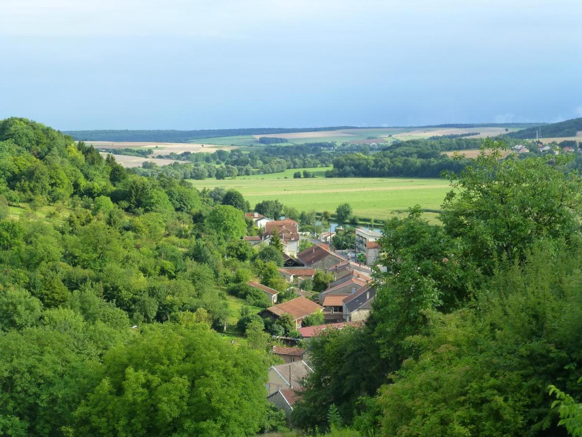 Les Chambres De La Ville Haute Dun-sur-Meuse Екстер'єр фото