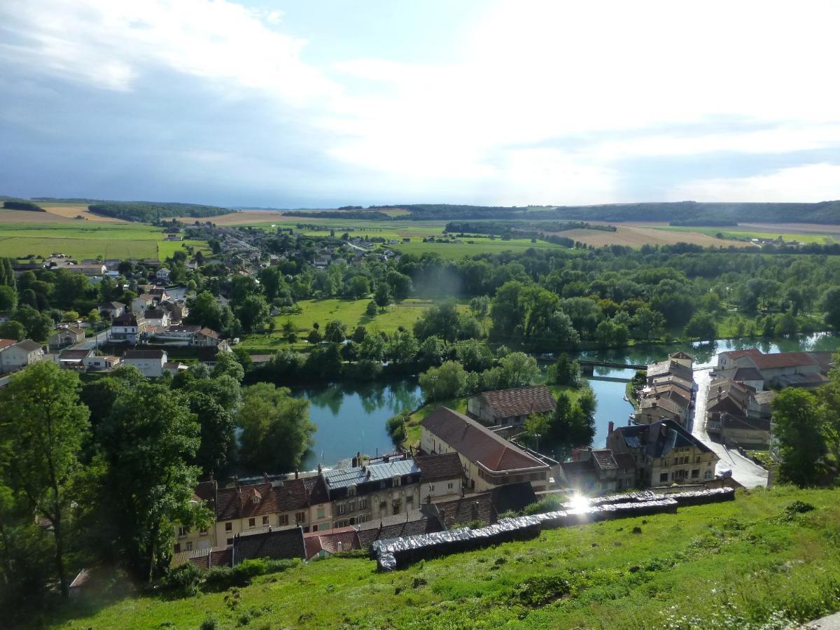 Les Chambres De La Ville Haute Dun-sur-Meuse Екстер'єр фото