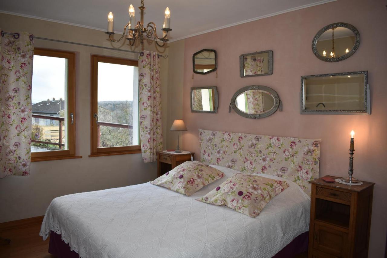 Les Chambres De La Ville Haute Dun-sur-Meuse Екстер'єр фото